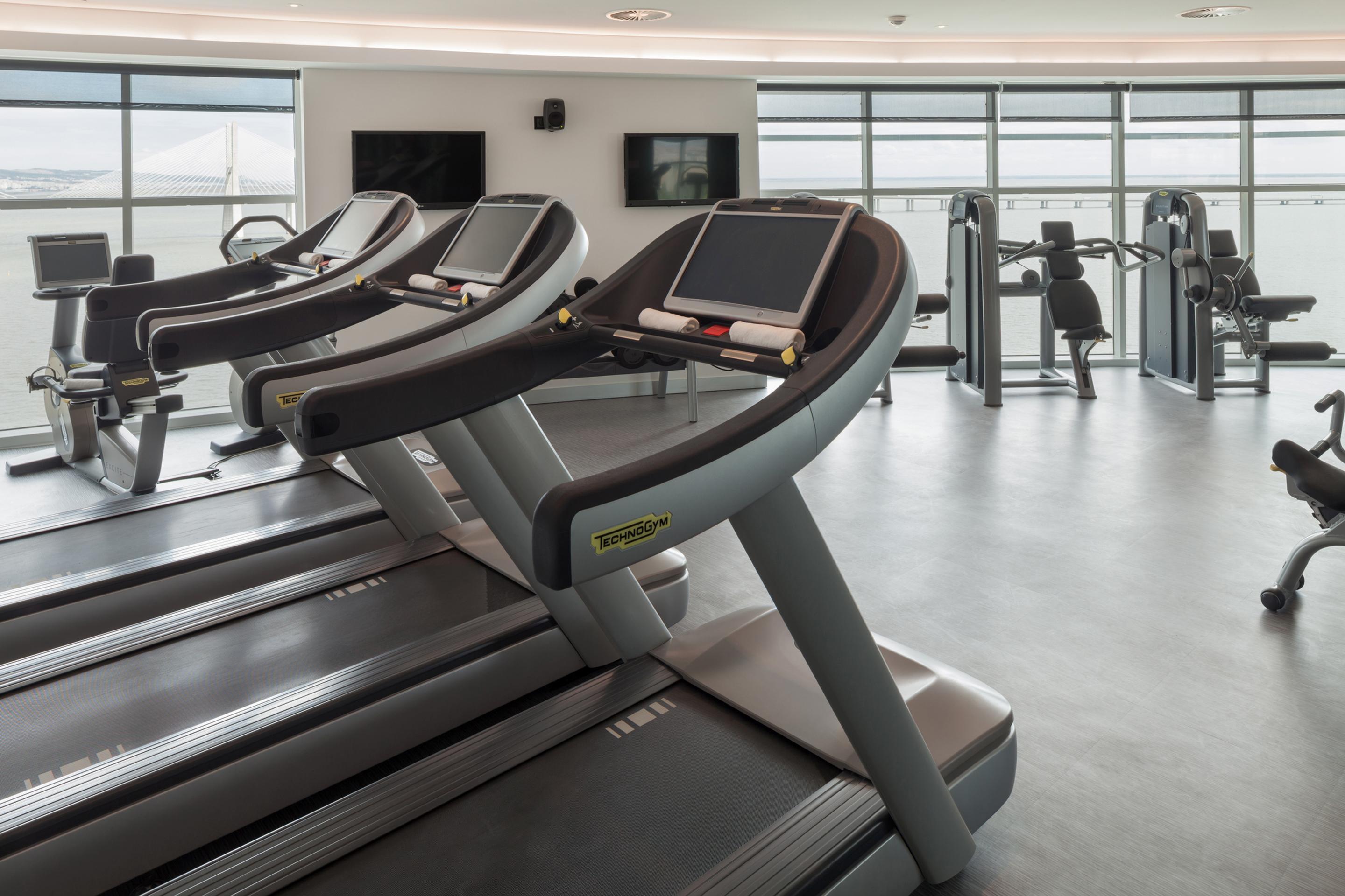 Myriad By Sana Hotels Lisboa Exteriér fotografie Technogym Treadmills