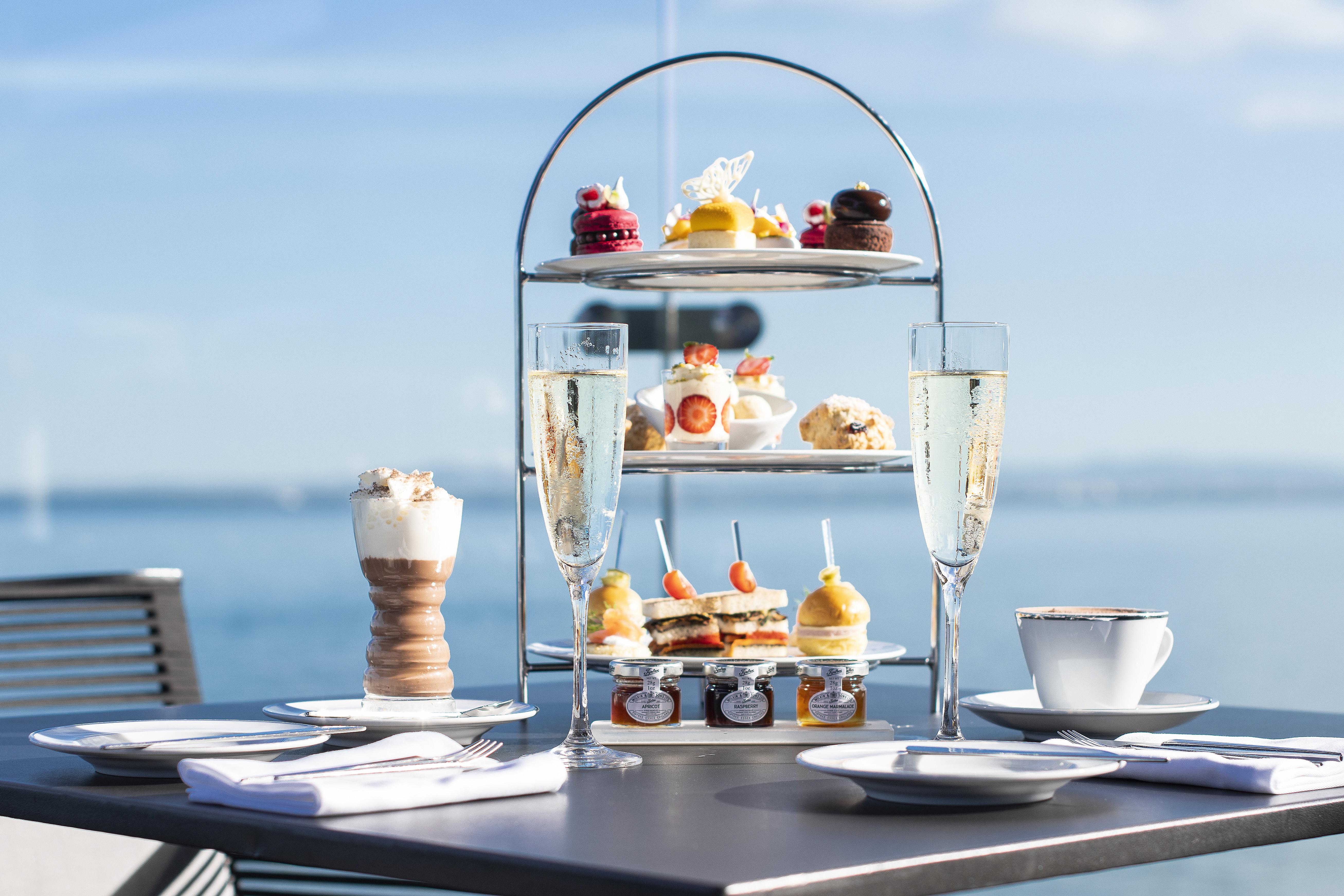 Myriad By Sana Hotels Lisboa Exteriér fotografie Afternoon tea at the InterContinental London The O2